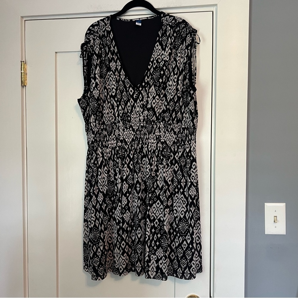 Old navy v neck mini dress
